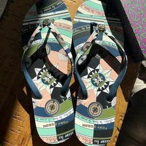 Tory burch flip flops size 10